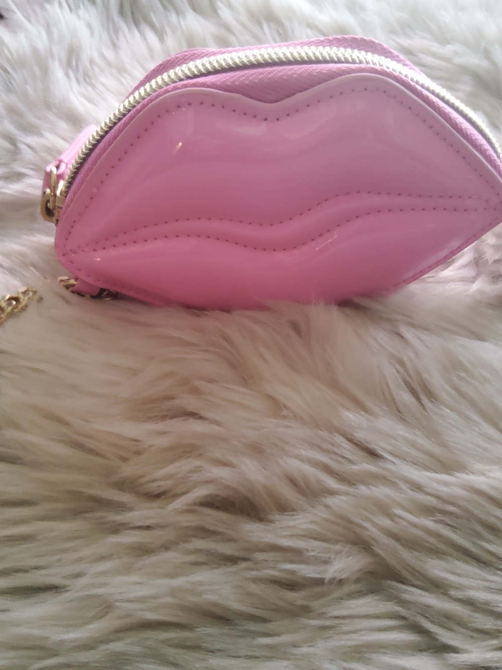 Victoria's Secret Glossy Pink Lip-Shaped Crossbody Bag - Picture 2 of 10